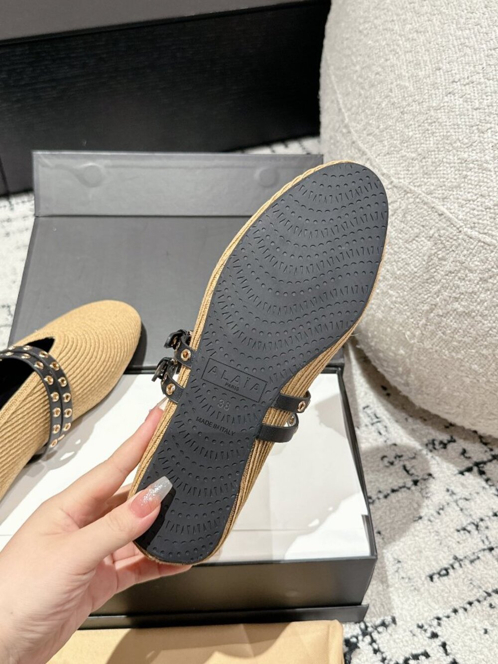ALAÏA Woven Double-Buckle Mary Jane Flats - Picture 9 of 9